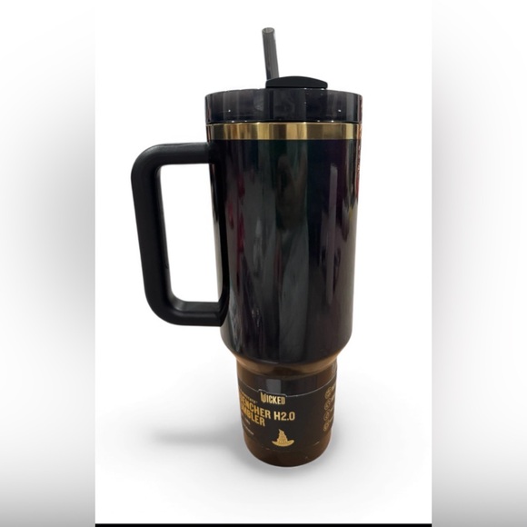 Stanley Wicked 40oz Stainless Steel H2.0
Flowstate Quencher Tumbler Elphaba - Picture 6 of 11